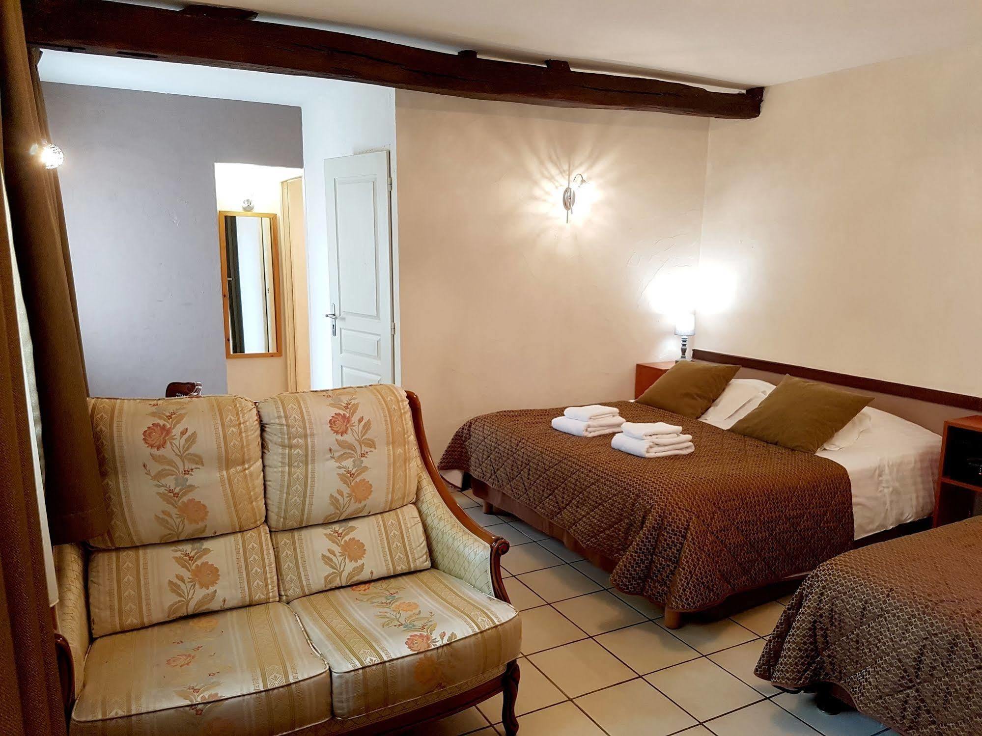 Logis Hotel La Breche - Restaurant Berthelot Амбуаз Экстерьер фото